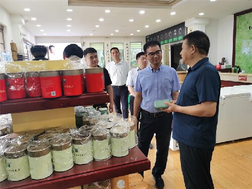 2023年7月13日，中國郵政集團(tuán)公司河南省分公司夏總一行蒞臨廣義茶印象園參觀指導(dǎo)，給予我司發(fā)展高度評價